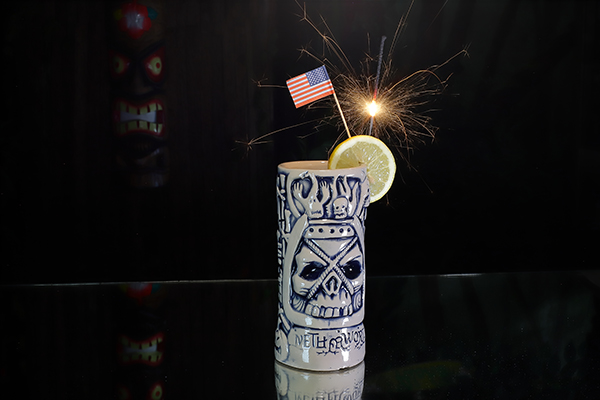 Cóctel Zombie Tiki intenso en bar tiki Valencia